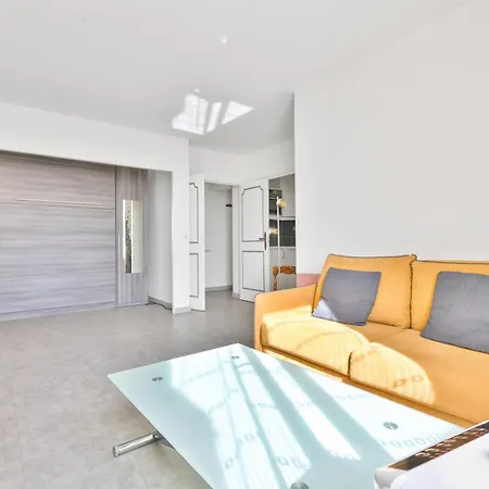 Apartamento Bright 12th Near Metro
